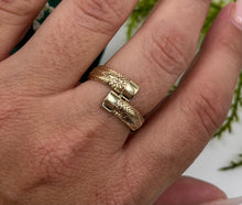 Load image into Gallery viewer, 14K Yellow Gold Mesh Bypass Stretch Ring
