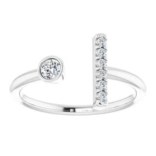 Load image into Gallery viewer, 14K White Gold 1/6cttw Natural Diamond Bar Ring - Size 7
